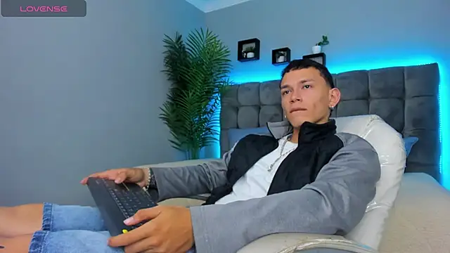 Thomas moon online show from 03/02/26, 01:29