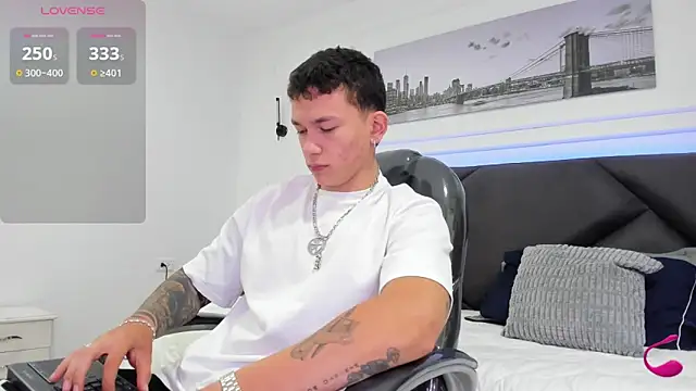 Thomas moon online show from 02/19/26, 01:41