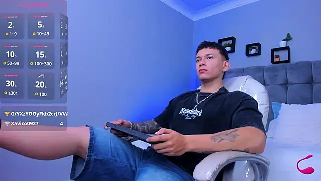 Snapshot of Thomas_moon chatting on 11/22/25, 12:48 Thomas moon online show from 11/22/25, 12:48