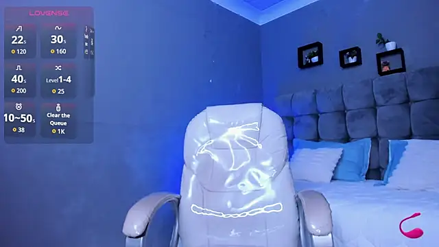 Snapshot of Thomas_moon chatting on 11/15/25, 11:03 Thomas moon online show from 11/15/25, 11:03