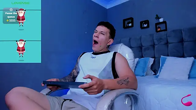 Snapshot of Thomas_moon chatting on 11/12/25, 11:14 Thomas moon online show from 11/12/25, 11:14