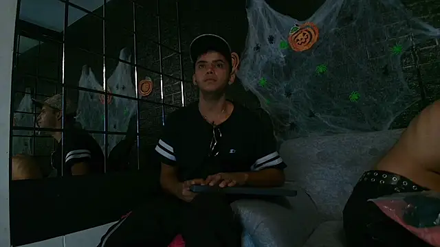 HellAndDante  online show from 10/23/25, 11:25