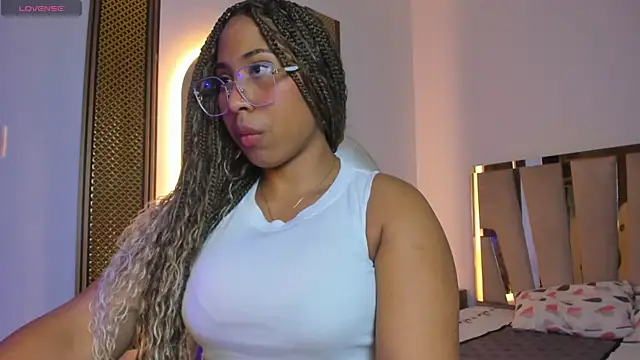 Elowen Clark online show from 02/10/26, 07:46