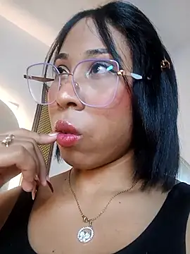 Elowen Clark online show from 01/18/26, 08:34