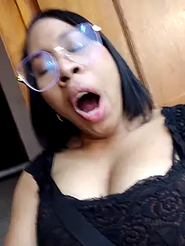 Elowen Clark online show from 03/26/26, 10:18