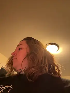 vanessraine online show from 04/29/26, 02:49