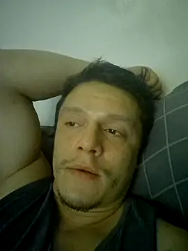 Snapshot of RAFAEL18-3_ chatting on 10/04/25, 05:31 RAFAEL18-3 online show from 10/04/25, 05:31