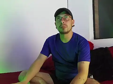 Snapshot of Letorres96 chatting on 04/10/26, 02:51 Letorres96 online show from 04/10/26, 02:51