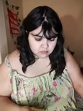 Snapshot of Mica_bonitaa chatting on 10/25/25, 06:08 Mica bonitaa online show from 10/25/25, 06:08