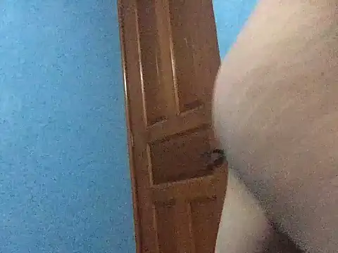 Luisgg18 online show from 11/17/25, 04:16