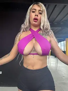 Snapshot of YouCandiSumisa chatting on 01/15/26, 06:33 YouCandiSumisa online show from 01/15/26, 06:33