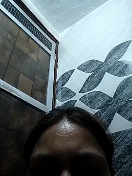 Snapshot of sanu_07 chatting on 05/20/26, 04:15 sanu 07 online show from 05/20/26, 04:15