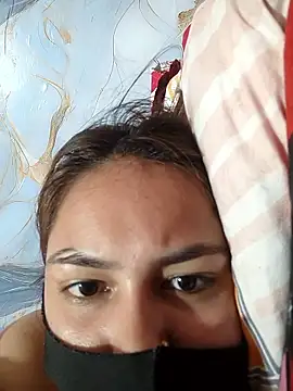 Snapshot of sanu_07 chatting on 06/27/26, 12:33 sanu 07 online show from 06/27/26, 12:33
