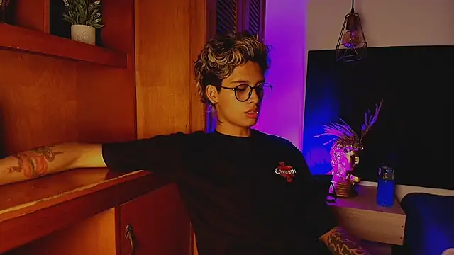 massimo alessandro online show from 10/04/25, 04:14