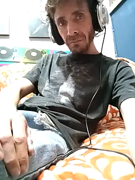 githot online show from 12/04/25, 07:40