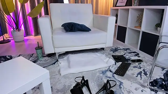 Snapshot of RussianBonita chatting on 09/28/25, 01:51 RussianBonita online show from 09/28/25, 01:51