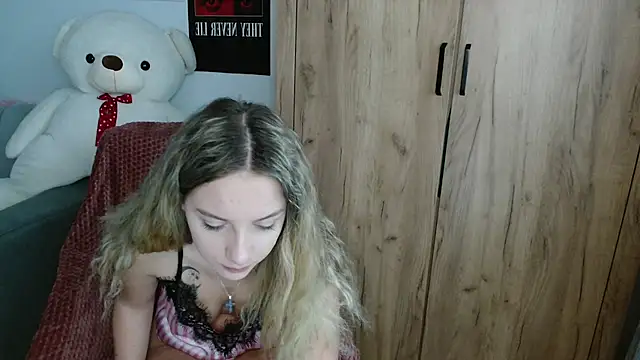 Snapshot of ScarlettSmithX chatting on 09/12/25, 05:40 ScarlettSmithX online show from 09/12/25, 05:40
