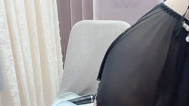 Shenlly online show from 12/18/25, 01:22