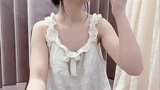 Snapshot of Shenlly chatting on 04/03/26, 01:23 Shenlly online show from 04/03/26, 01:23