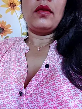 Snapshot of CUTE-PX chatting on 09/24/25, 02:51 CUTE-PX online show from 09/24/25, 02:51