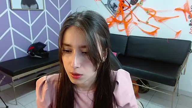 Adhara Kitten online show from 11/07/25, 01:15