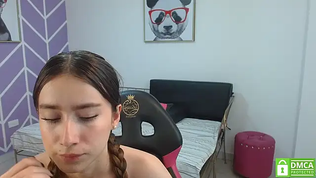 Snapshot of Adhara_Kitten chatting on 10/07/25, 01:01 Adhara Kitten online show from 10/07/25, 01:01