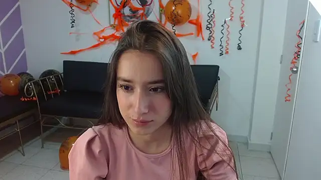 Adhara Kitten online show from 10/24/25, 12:59