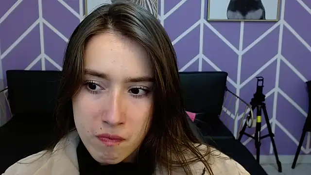 Adhara Kitten online show from 12/05/25, 12:48