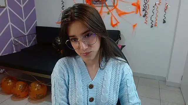 Adhara Kitten online show from 10/28/25, 01:10