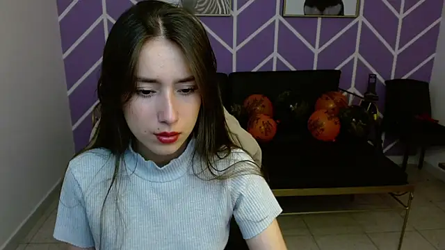 Adhara Kitten online show from 11/18/25, 07:28