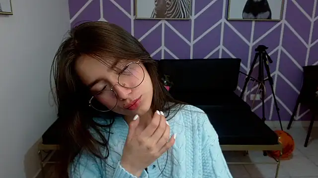 Adhara Kitten online show from 11/08/25, 01:14