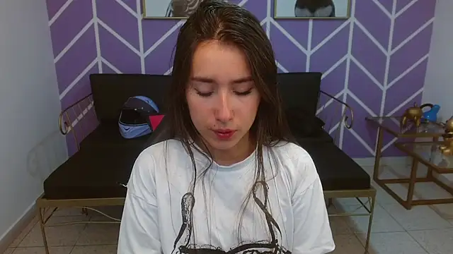 Adhara Kitten online show from 01/10/26, 12:55