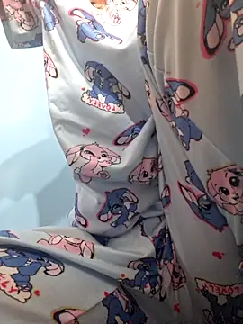 Snapshot of aellabeyonce chatting on 09/15/25, 07:53 aellabeyonce online show from 09/15/25, 07:53