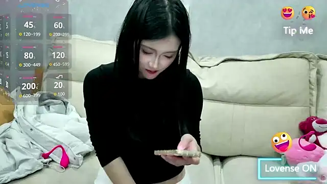 xiaoLI-2025 online show from 03/06/26, 03:29