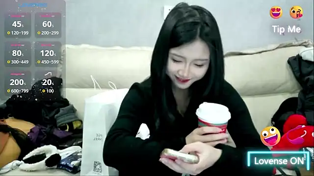 xiaoLI-2025 online show from 02/15/26, 08:24