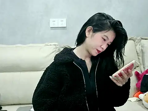 xiaoLI-2025 online show from 11/08/25, 02:31