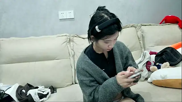 xiaoLI-2025 online show from 11/02/25, 02:11