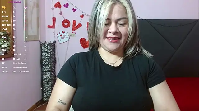Snapshot of pamela_echeverria chatting on 06/01/26, 11:10 pamela echeverria online show from 06/01/26, 11:10