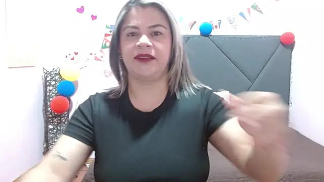 Snapshot of pamela_echeverria chatting on 07/11/26, 11:32 pamela echeverria online show from 07/11/26, 11:32