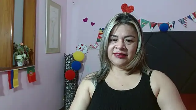 Snapshot of pamela_echeverria chatting on 07/16/26, 11:29 pamela echeverria online show from 07/16/26, 11:29