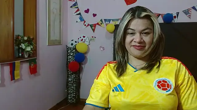 Snapshot of pamela_echeverria chatting on 06/27/26, 12:22 pamela echeverria online show from 06/27/26, 12:22