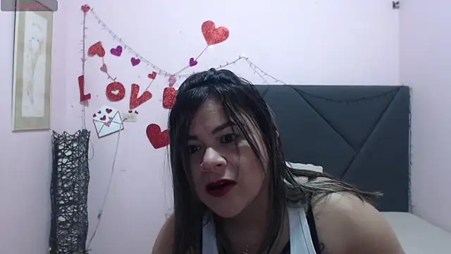 pamela echeverria online show from 04/15/26, 11:16