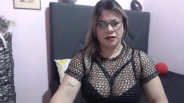 Snapshot of pamela_echeverria chatting on 09/11/25, 10:26 pamela echeverria online show from 09/11/25, 10:26