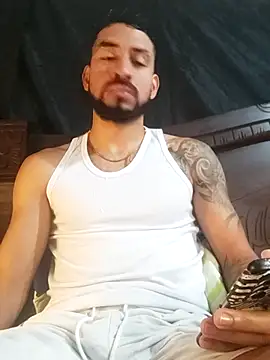 Snapshot of Alexsexygamer chatting on 10/23/25, 01:10 Alexsexygamer online show from 10/23/25, 01:10