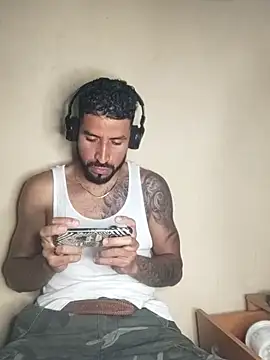 Snapshot of Alexsexygamer chatting on 10/24/25, 01:26 Alexsexygamer online show from 10/24/25, 01:26