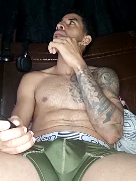 Snapshot of Alexsexygamer chatting on 04/13/26, 08:24 Alexsexygamer online show from 04/13/26, 08:24