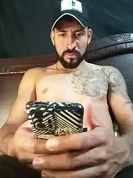 Snapshot of Alexsexygamer chatting on 11/04/25, 12:20 Alexsexygamer online show from 11/04/25, 12:20