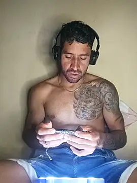 Snapshot of Alexsexygamer chatting on 11/14/25, 12:14 Alexsexygamer online show from 11/14/25, 12:14