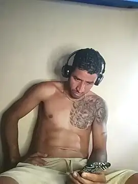 Snapshot of Alexsexygamer chatting on 11/09/25, 06:12 Alexsexygamer online show from 11/09/25, 06:12