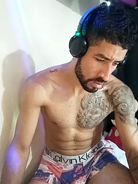 Snapshot of Alexsexygamer chatting on 03/07/26, 04:23 Alexsexygamer online show from 03/07/26, 04:23